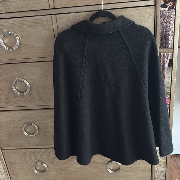 Elegant Black Cape , size L - Picture 4 of 6